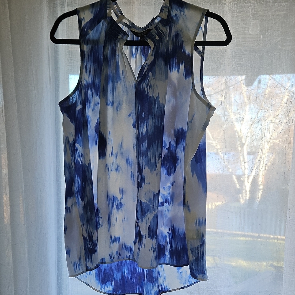 Simply Vera Vera Wang Blue and White Sleeveless Blouse